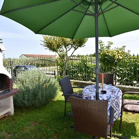 アパート In Duba Mit Privater Terrasse By Interhome ウマグ