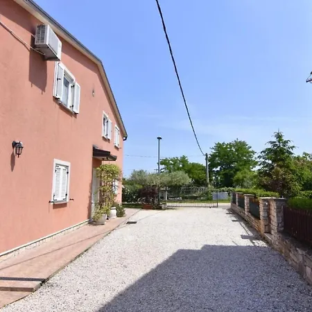 In Duba Mit Privater Terrasse By Interhome *